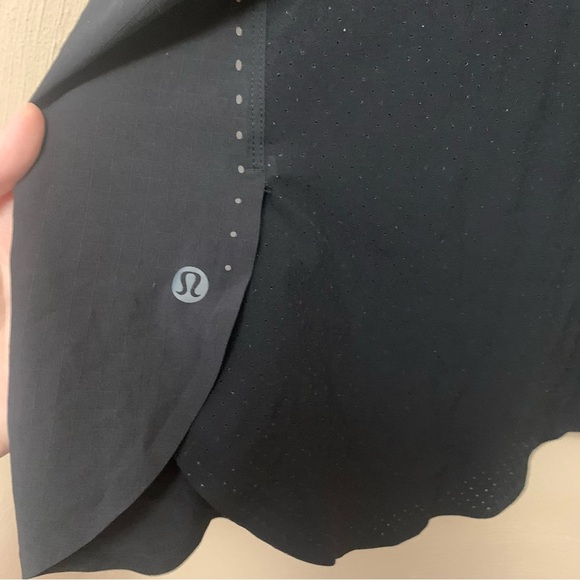 Lululemon Lightweight Stretch Running Tank Top in Black Size 6 - Picture 12 of 12